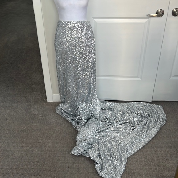 BRAND NEW!! Fashion Nova Sequin Maxi Skirt - Picture 3 of 6